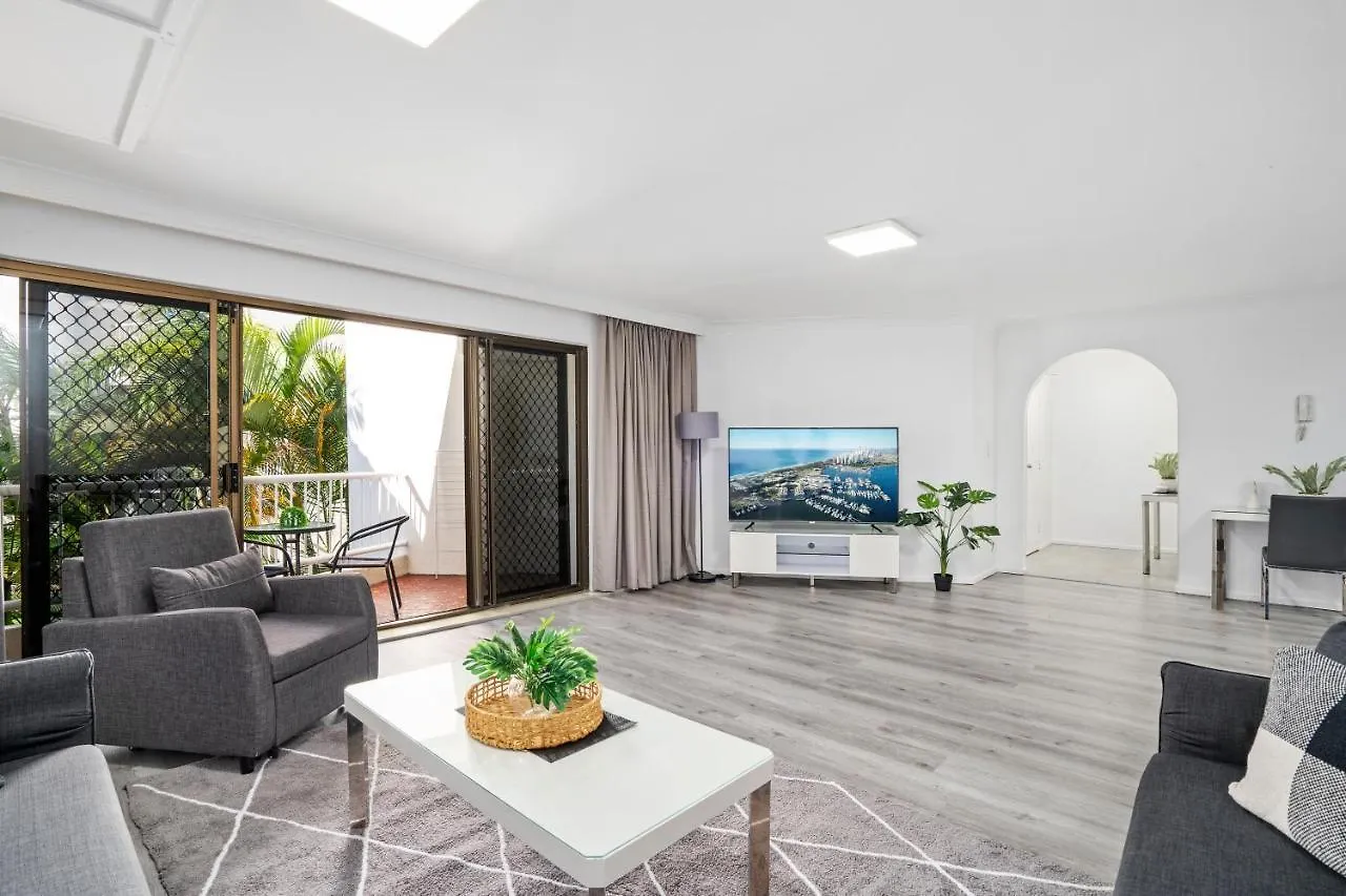 Coco Bella Retreat In Central Surfers - Sleeps 6-8 Gold Coast 0*,  Australia